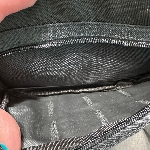 Unisex Tactical/Hiking Black Hydration Backpack without Water Bladder - Picture 6 of 7